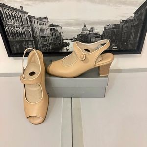 Beautifeel MaryJane Peep Toe Stacked Heel 37